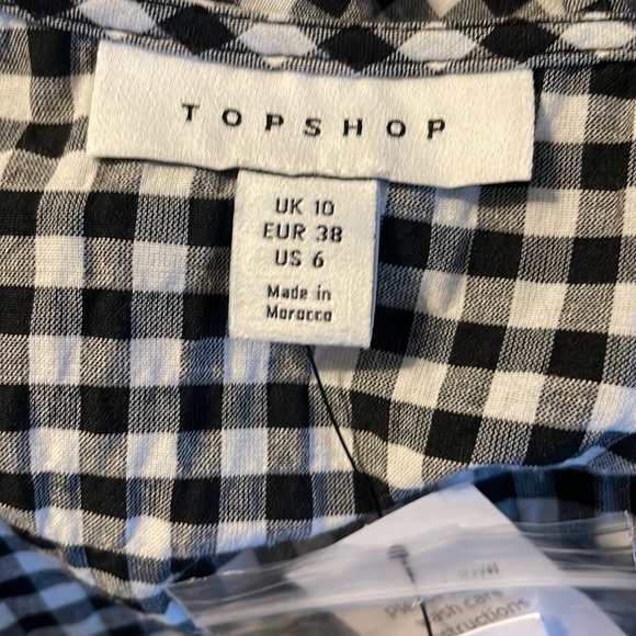 NWT black and white gingham print wrap dress with pockets. - Picture 8 of 9